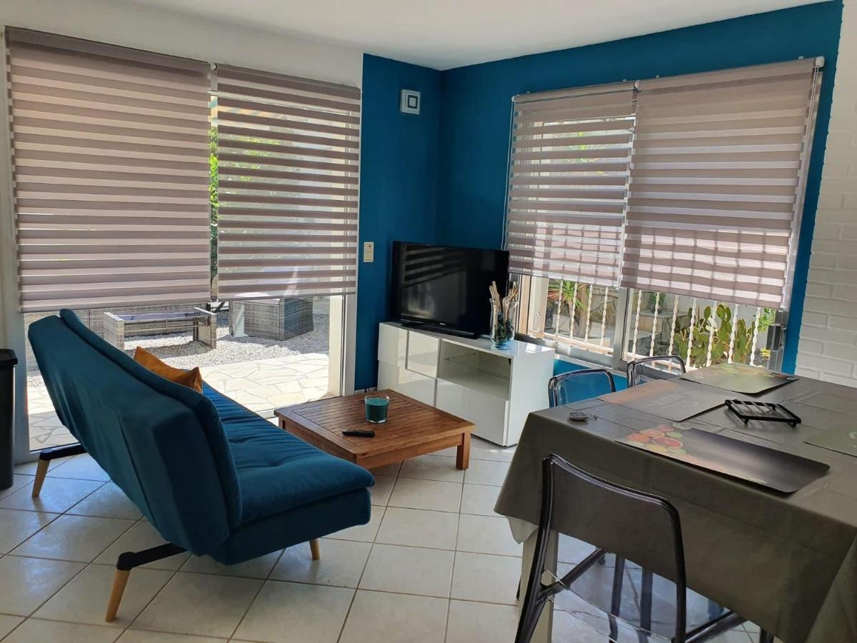 Charmant Logement Avec Piscine Saint-Feliu-d'Avall Exterior photo